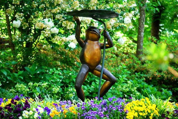 Frog Holding Lily Pad Garden Fountain Water Feature Spill Bronze Art
